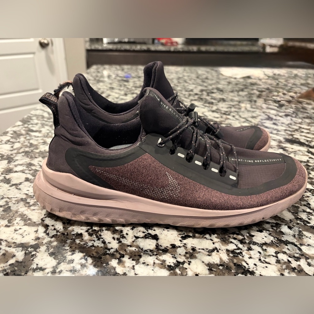 Nike Womens Renew Rival Shield Running Shoes